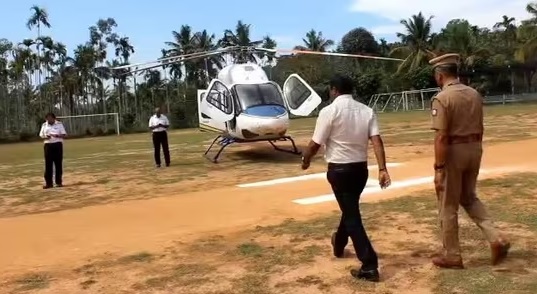 راہول گاندھی کے ہیلی کاپٹر کی انتخابی عہدیداروں نے تمل ناڈو میں لی تلاشی 