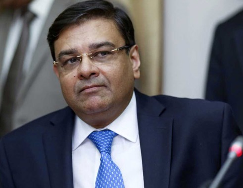 ملک میں نوٹوں کی کمی کے درمیان اب RBI گورنر کو ہٹانے کی اٹھی مانگ