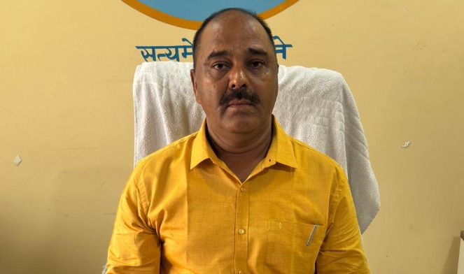 نارائن پیٹ آر ڈی او 25 ہزار روپے رشوت لیتے ہوئے رنگے ہاتھوں گرفتار