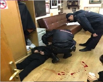 راست نشریات کے دوران روسی خاتون میزبان پر چاقو سے حملہ