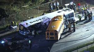 بس کی ٹکر سے آٹو سوار 11 افراد ہلاک