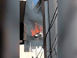 حیدرآباد کے فلم نگر میں لگی آگ 