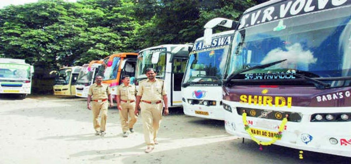 ٹرانسپورٹ قواعد کی خلاف ورزی۔5پرائیویٹ ٹراویلس کی بسوں کے مالکین کے خلاف معاملہ درج