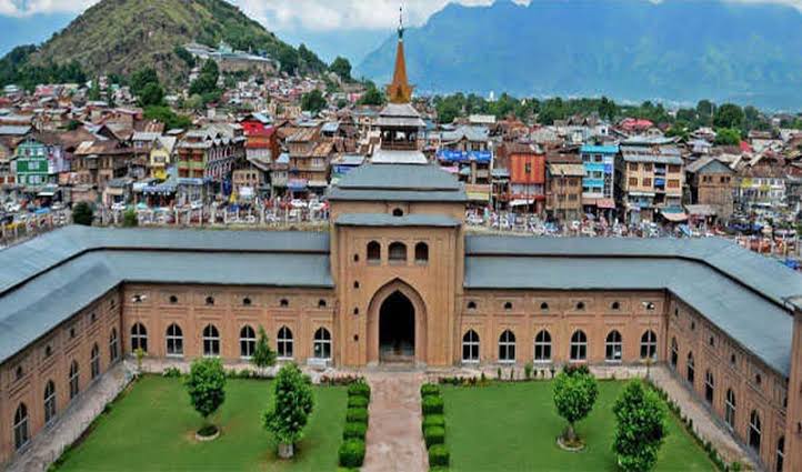 جمو کشمیر پولیس نے جامعہ مسجد کو بند کرنے کی تردید کی، انتظامیہ نے بیان کو 