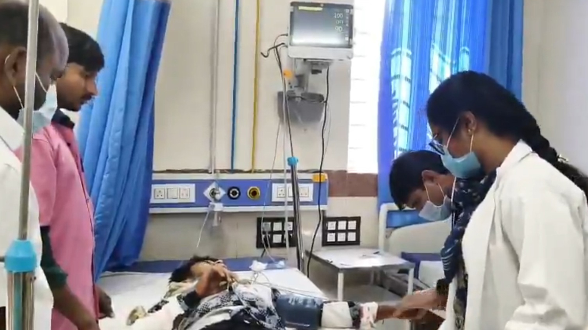 سنگاریڈی میں چائنا مانجہ کا خطرناک واقعہ، موٹر سائیکل سوار نوجوان شدید زخمی