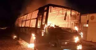 بینگلورو میں بس میں آگ لگنے سے اندر سوئے ہوئے کنڈکٹر کی موت ہو گئی