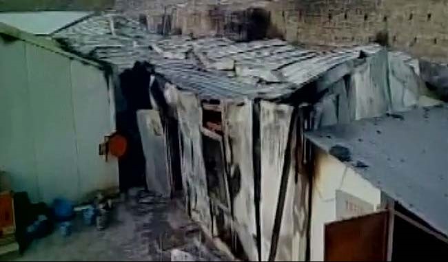 جموں و کشمیر: سرنگ پروجیکٹ میں کام کرنے والے 10 مزدوروں کی آگ لگنے سے موت