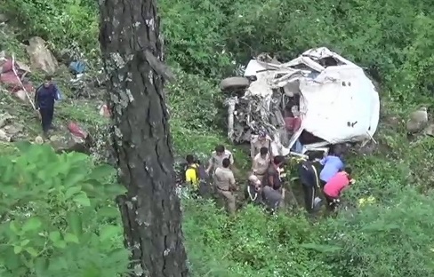 اتر کاشی میں ٹیمپو حادثے میں13 ہلاک،2 زخمی