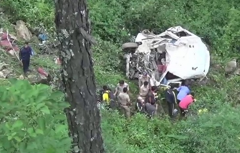 اتر کاشی میں ٹیمپو حادثے میں13 ہلاک،2 زخمی