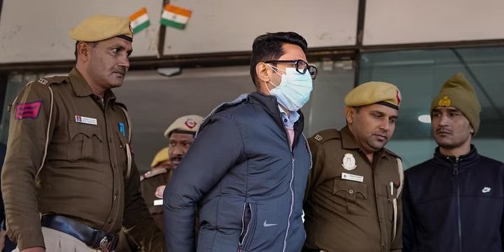 خاتون پر پیشاب کرنے والے ایئر انڈیا کے مسافر شنکر مشرا کو 14 دن کی عدالتی حراست میں بھیج دیا گیا