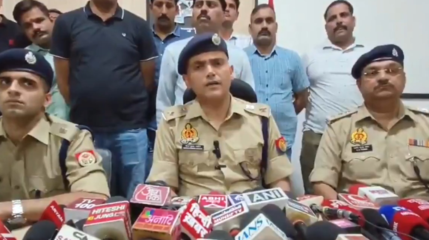 یوپی: مندروں پر "آئی لَو محمد" لکھنے والے چار ہندو گرفتار