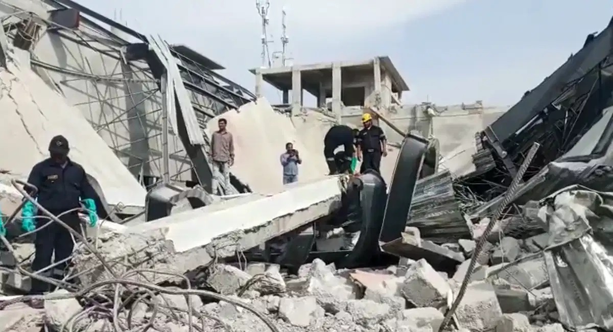 معین آباد میں زیر تعمیر عمارت کی چھت گرنے سے 2 افراد ہلاک، مزید زخمی 