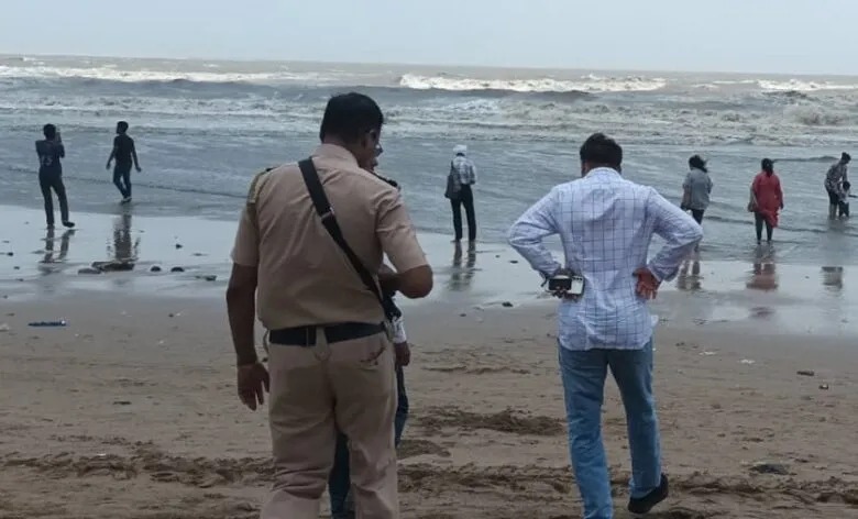ممبئی کے جوہو بیچ پر سمندر میں داخل ہونے سے 1 لڑکا ہلاک، 2 کو بچا لیا گیا