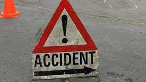 گجرات میں  دردناک سڑک حادثہ: 13 افراد ہلاک، 8 زخمی