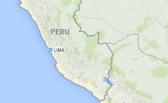 پیرو: بس پہاڑی سڑک سے پھسل کر دریا میں گری، 16 ہلاک
