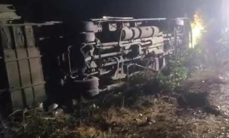 تلنگانہ کے بھدرادری کوتہ گوڑم میں ٹراویلس کی بس الٹ گئی، 13 مسافر زخمی