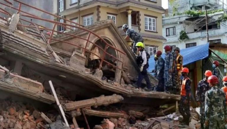 نیپال میں آدھی رات کو شدید زلزلے سے 128 افراد ہلاک 