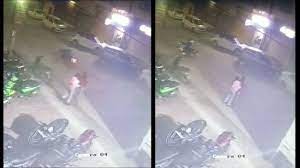 سی سی ٹی وی فوٹیج میں دہلی کی خاتون اور اس کے دوست کو کار سے گھسیٹنے سے پہلے لڑ تے دیکھا گیا 