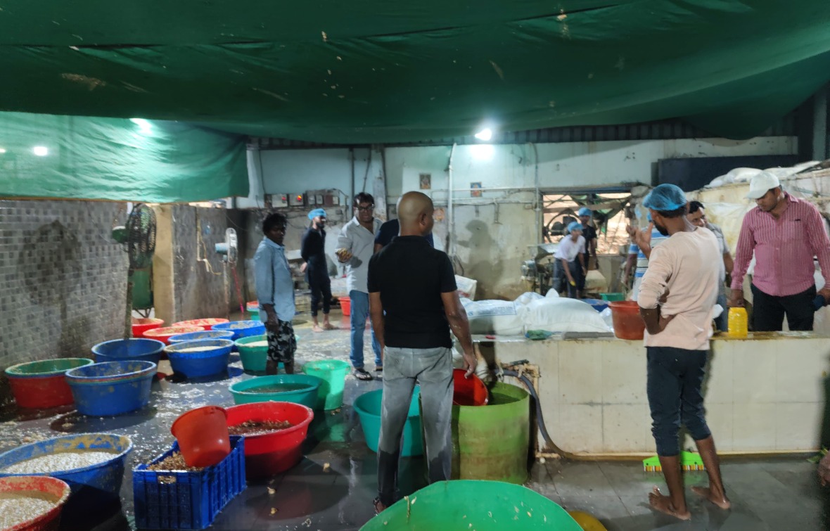 حیدرآباد: غیر معیاری ادرک و لہسن پیسٹ ضبط، مالک گرفتار