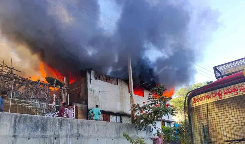 حیدرآباد کے پرانا پل میں زبردست آگ