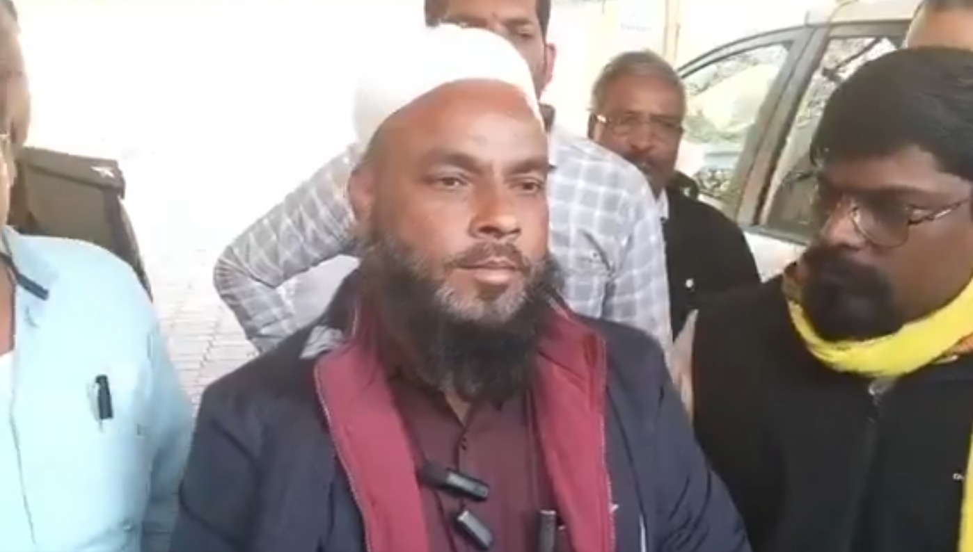 مدھیہ پردیش: مدرسے کے نام پر اسکول پر چلا بلڈوزر 