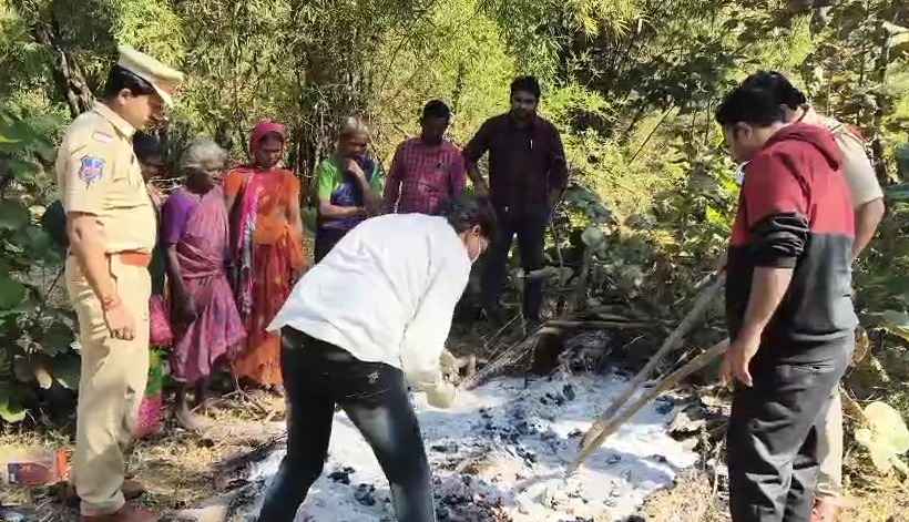 نرمل ضلع میں جادو ٹونے کے بہانے لرزہ خیز قتل، لاش جلا کر راکھ کر دی گئی
