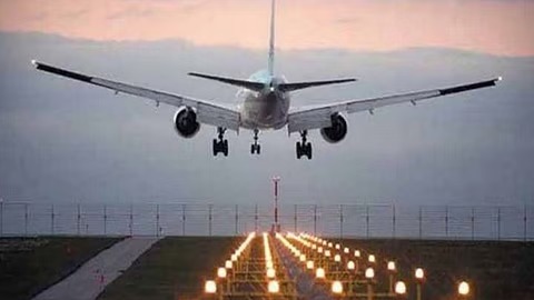 سنگاپور سے حیدرآباد آنے والی فلائٹ کو بم کی دھمکی