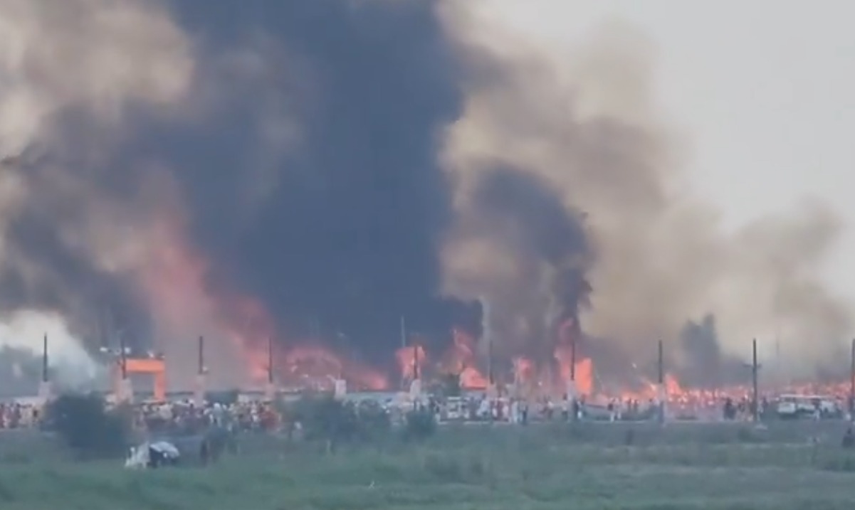 ایودھیا میں لکشمی نارائن مہایگ کے دوران آگ، یگ شالہ جل کر خاک