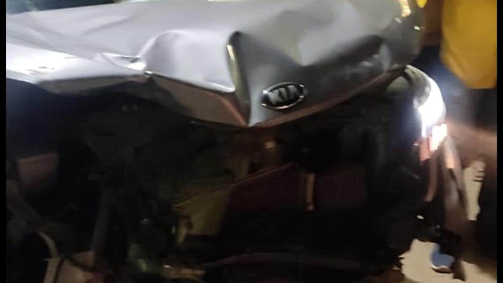 گروگرام میں نشے میں دھت شخص نے SUV کو 14 گاڑیوں سے ٹکرایا۔ خاتون زخمی