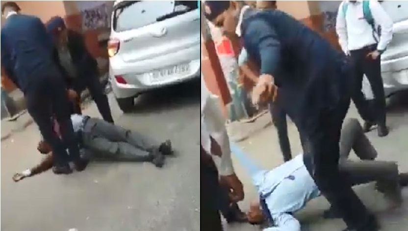 دہلی ٹریفک پولیس نے نوجوان کو گھسیٹ گھسٹ کر پیٹا:ویڈیو وائرل