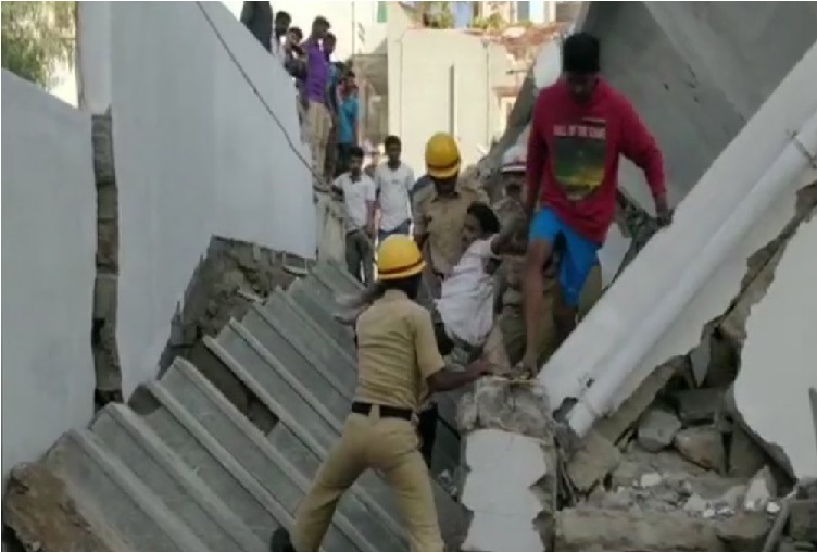 بنگلور میں بلڈنگ گرنے سے تین کی موت، کئی لوگوں کے دبے ہونے کا امکان