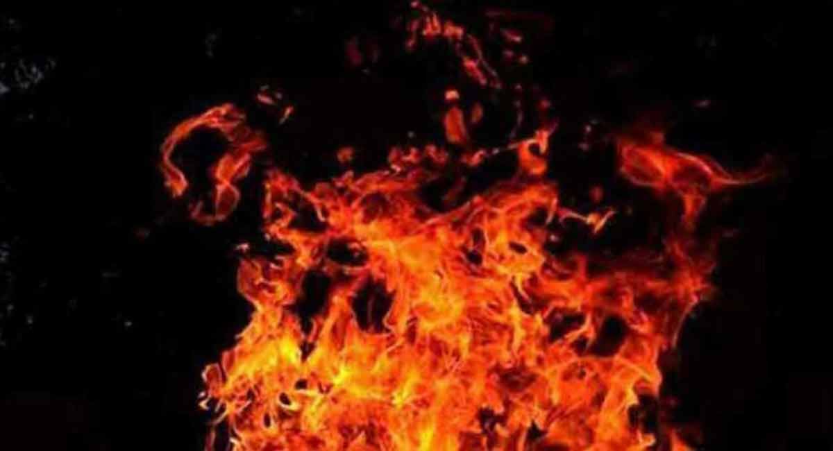 تلنگانہ:دکان میں آگ لگ گئی۔14لاکھ روپئے کا مالی نقصان