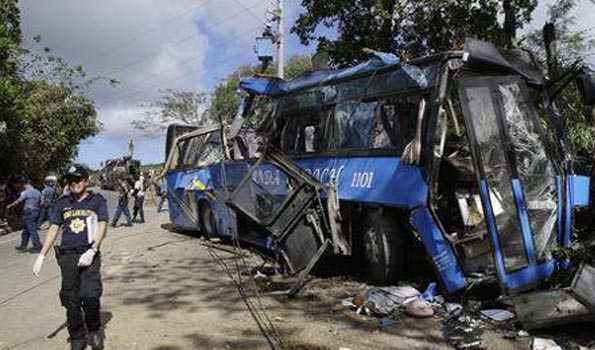 فلپائن میں بس حادثہ، 19 کی موت، متعدد زخمی