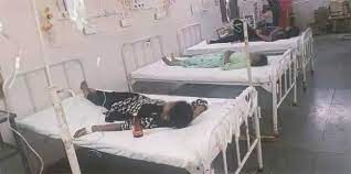 آندھرا پردیش میں اسکول میں لنچ کھانے کے بعد 40 طالبات بیمار ہوگئیں