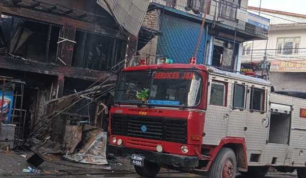 گاندربل میں آتشزدگی، 13 دکانوں کو نقصان