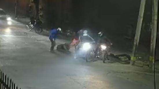 دہلی میں چوروں نے ایک شخص پر گولی چلائی، 5 لاکھ روپے لے کر فرار