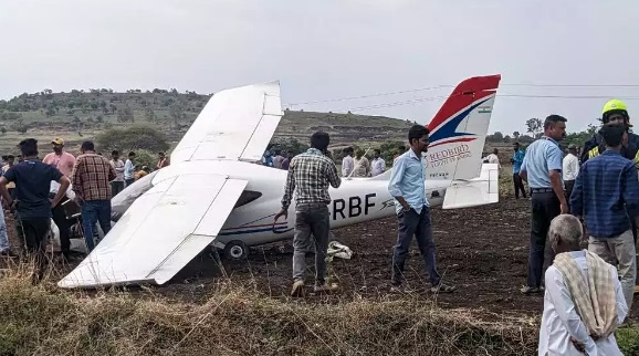 کرناٹک میں تربیتی طیارہ گر کر تباہ، پائلٹ زخمی