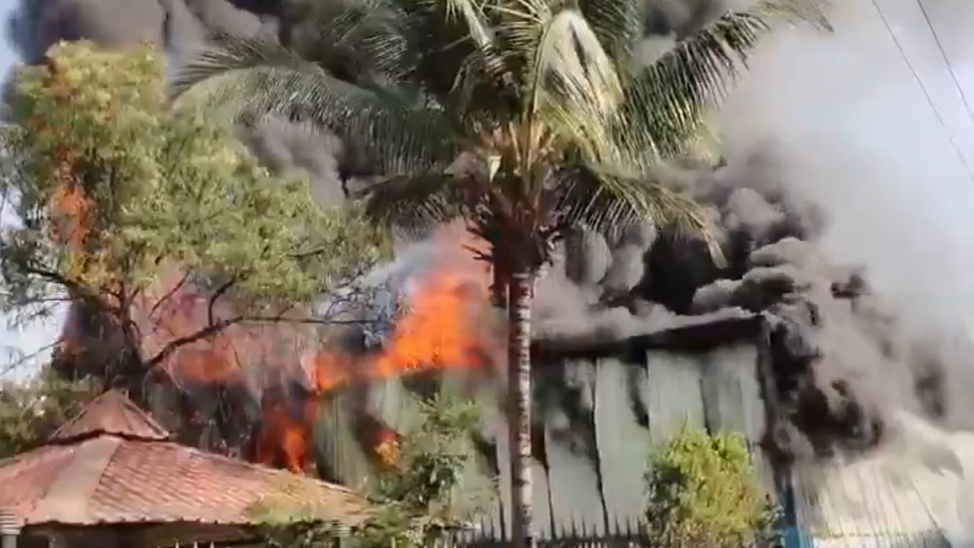 حیدرآباد کے شیورام پلی میں گودام میں خوفناک آتشزدگی کا واقعہ