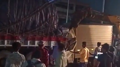 حیدرآباد: زو پارک  کے قریب سڑک حادثہ، ٹاٹا ایس نے لاری کو ماری ٹکر، ڈرائیور ہلاک