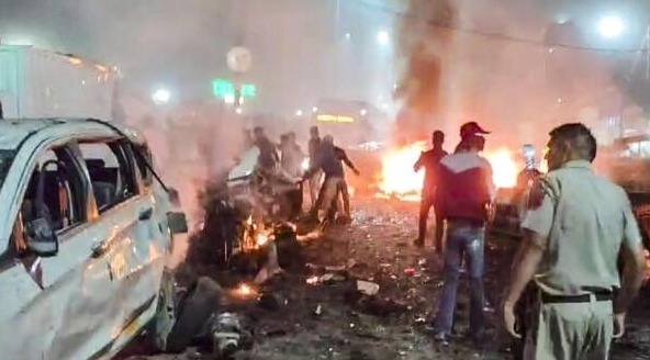 لال قلعہ کے قریب زوردار دھماکہ، دہلی میں ہائی الرٹ جاری