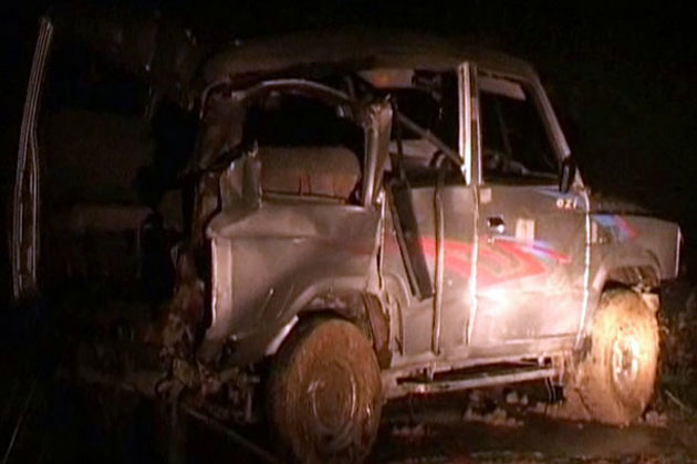 غازی پور: بے قابو جیپ ٹوٹے ہوئے پل سے دریا میں گری، 8 ہلاک