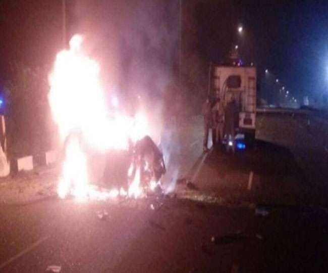 حیدرآباد: گاڑی میں آگ لگنے سے چار افراد ہلاک