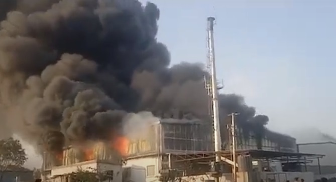 حیدرآباد: گگن پہاڑ میں انڈسٹریل یونٹ میں لگی آگ