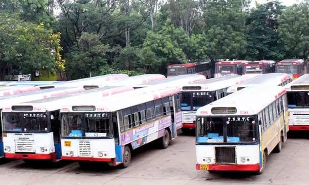 TSRTC بس میں آگ لگنے سے مسافروں کا بچ نکلنا مشکل ہو گیا