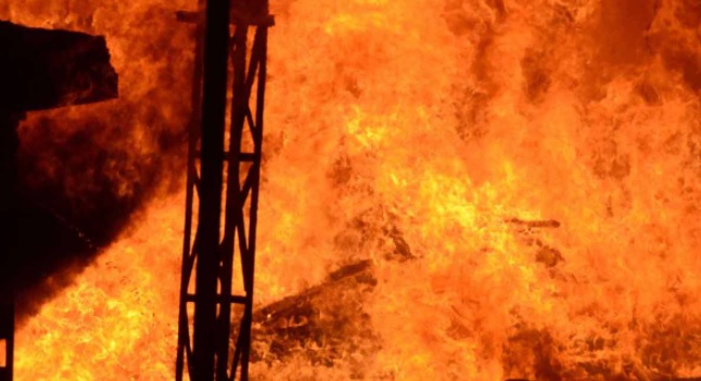 حیدرآباد کے بیگم پیٹ علاقہ میں اپارٹمنٹ میں آگ لگنے کا واقعہ