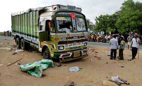 گجرات میں سڑک حادثہ : چھ  مزدوروں کی موت، 8 زخمی