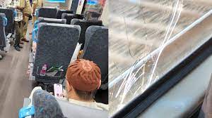 گجرات میں نامعلوم افراد نے AIMIM کے صدر اسد الدین اویسی صا حب کو نشانہ بناتے ہوئے وندے بھارت ایکسپریس کی کھڑکی کا شیشہ توڑ دیا۔