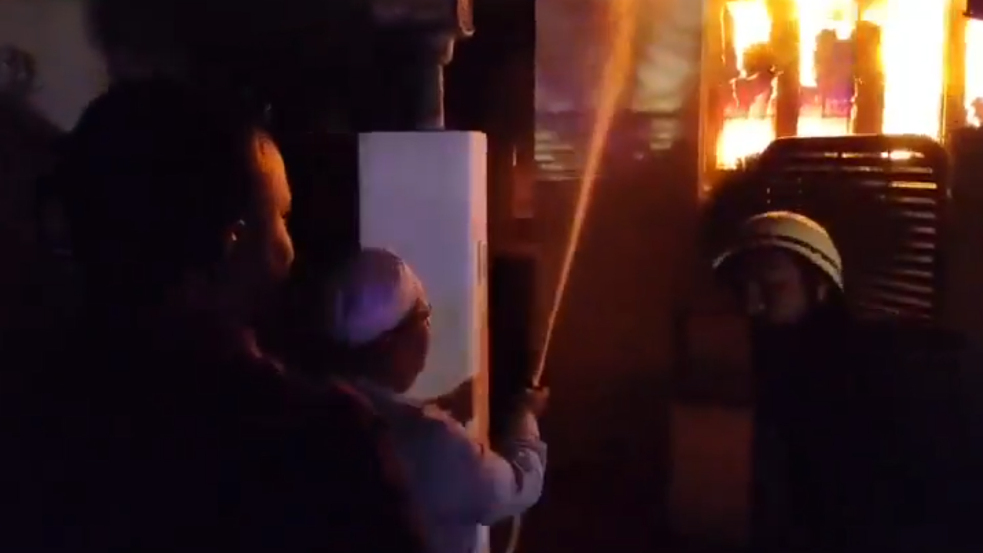 حیدرآباد کے ریڈ ہلز میں رہائشی مکان میں آتشزدگی کا واقعہ پیش آیا