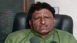 بی جے پی نے گجرات کانگریس ایم ایل اے پر حملہ کیا، وہ فرار ہونے کے لیے 10-15 کلومیٹر تک بھاگا 