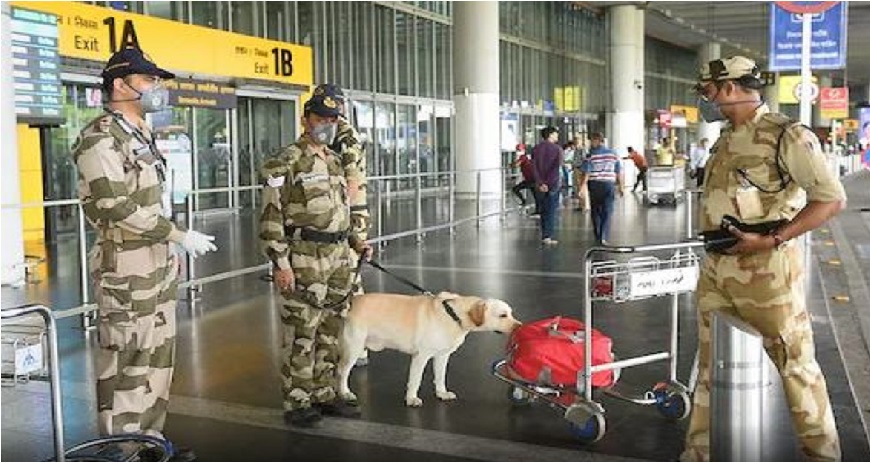 طیارے میں بم کی اطلاع سے دہلی ایئرپورٹ کی ٹرمینل 2 پر افراتفری کا ماحول